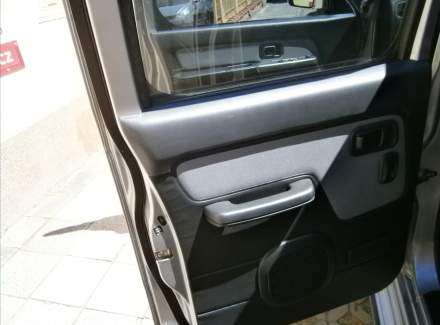 Nissan - Navara