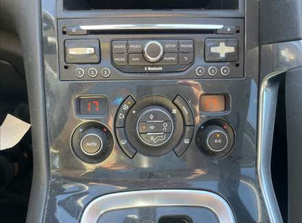Peugeot - 3008
