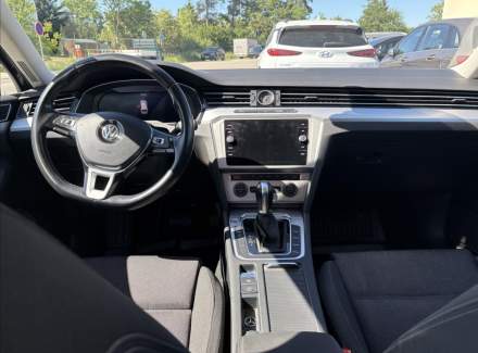 Volkswagen - Passat