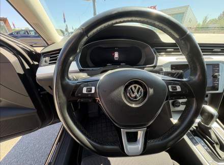 Volkswagen - Passat