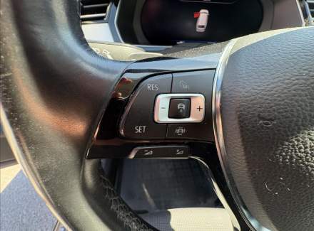 Volkswagen - Passat