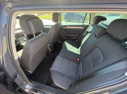 Volkswagen - Passat