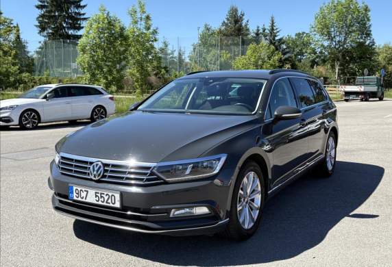 Volkswagen - Passat