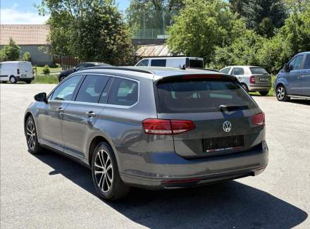 Volkswagen - Passat
