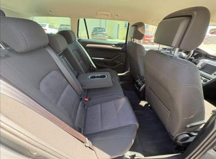 Volkswagen - Passat