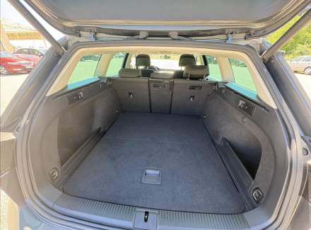 Volkswagen - Passat