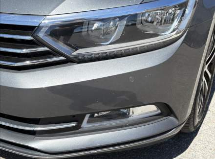 Volkswagen - Passat
