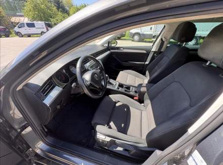Volkswagen - Passat