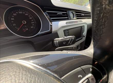 Volkswagen - Passat