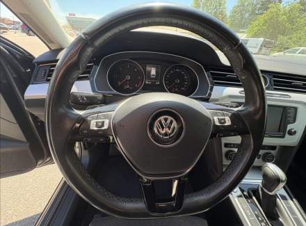 Volkswagen - Passat