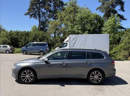 Volkswagen - Passat