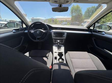 Volkswagen - Passat