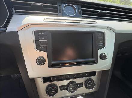 Volkswagen - Passat