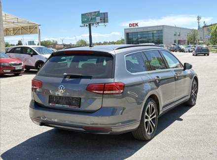 Volkswagen - Passat