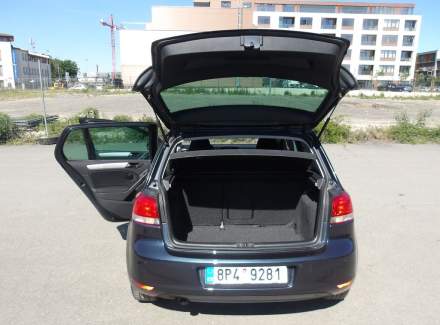 Volkswagen - Golf