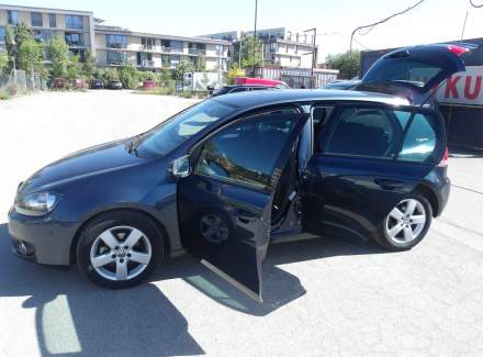 Volkswagen - Golf