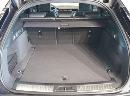 Land Rover - Range Rover Velar