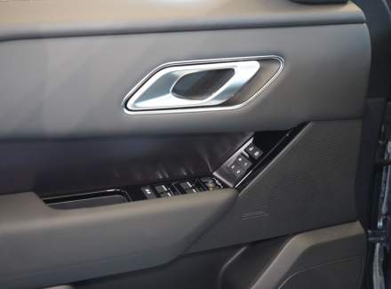 Land Rover - Range Rover Velar