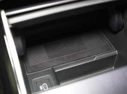 Land Rover - Range Rover Velar