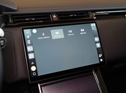 Land Rover - Range Rover Velar