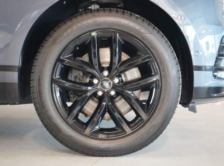 Land Rover - Range Rover Velar
