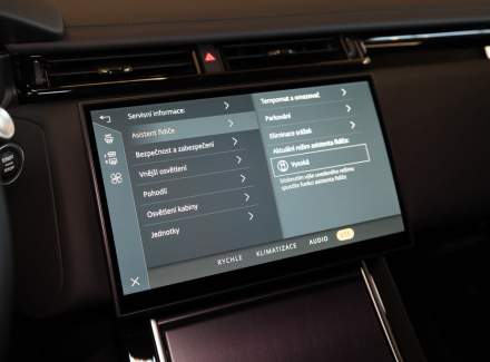 Land Rover - Range Rover Velar
