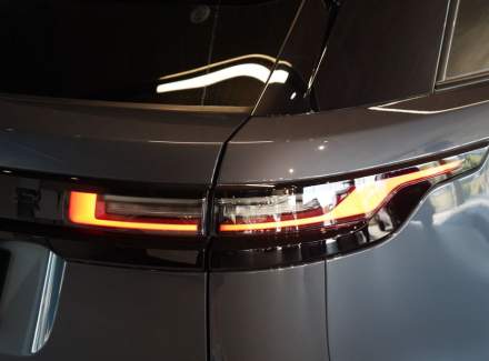 Land Rover - Range Rover Velar