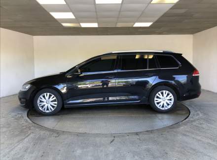 Volkswagen - Golf