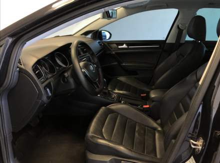 Volkswagen - Golf