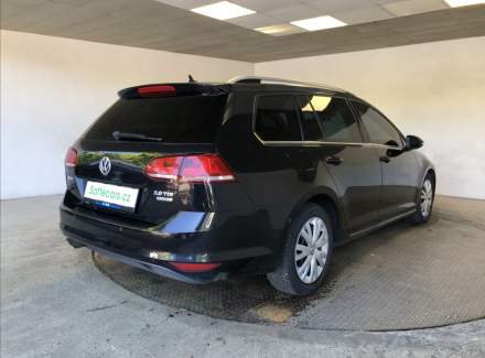 Volkswagen - Golf