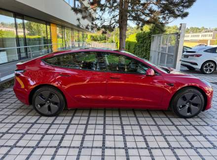 Tesla - Model 3