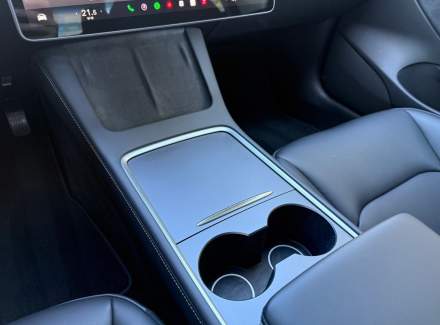 Tesla - Model 3