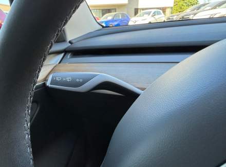 Tesla - Model 3