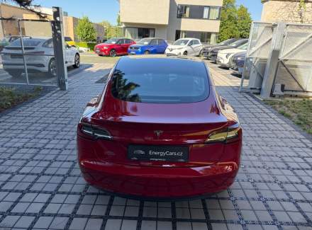 Tesla - Model 3