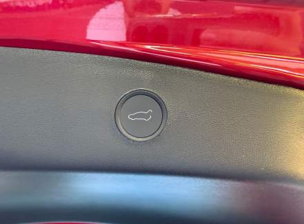 Tesla - Model 3