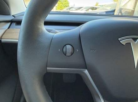 Tesla - Model 3