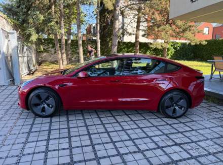 Tesla - Model 3