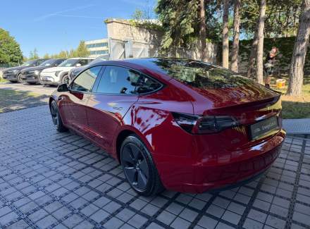 Tesla - Model 3