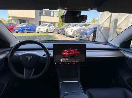 Tesla - Model 3