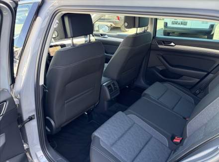 Volkswagen - Passat