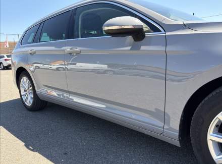 Volkswagen - Passat