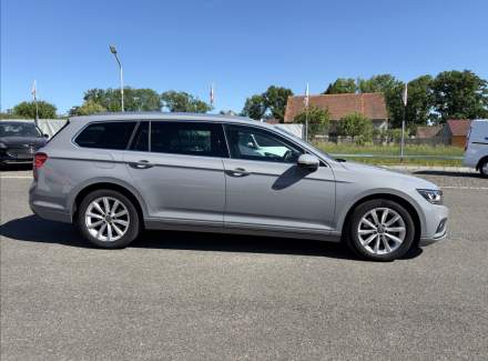 Volkswagen - Passat
