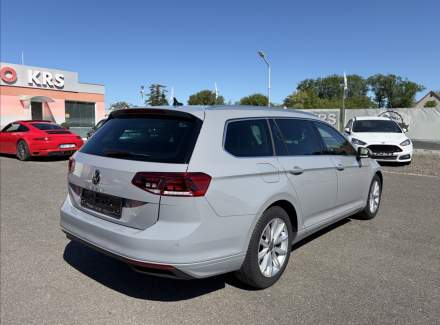 Volkswagen - Passat