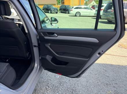 Volkswagen - Passat