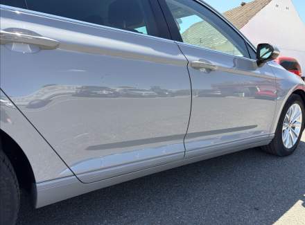 Volkswagen - Passat