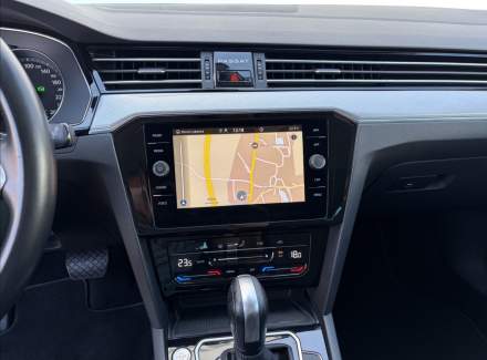 Volkswagen - Passat
