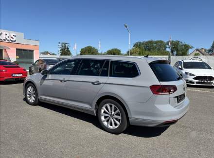 Volkswagen - Passat