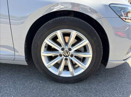 Volkswagen - Passat