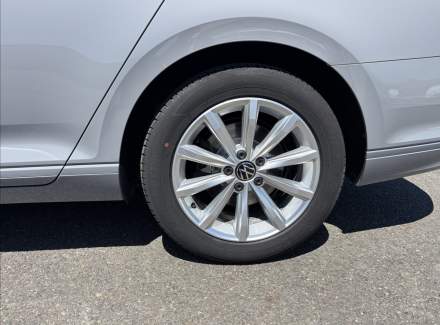 Volkswagen - Passat