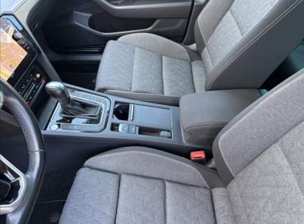 Volkswagen - Passat